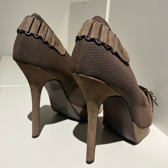 NWOT Platform Heels - Picture 2 of 3